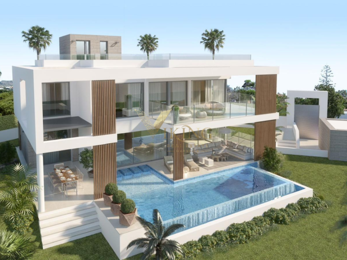 Erstklassiges Grundstück mit Lizenzen für Luxusleben in Cancelada – Malaga